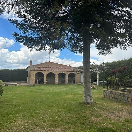 Casa Rural El Cordel La Serrada Екстер'єр фото